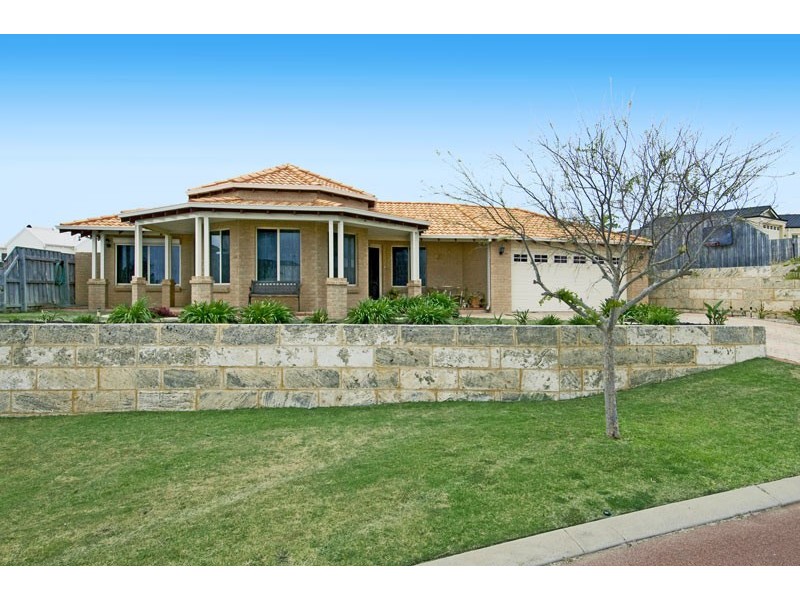 15 Highview Rise, Halls Head WA 6210