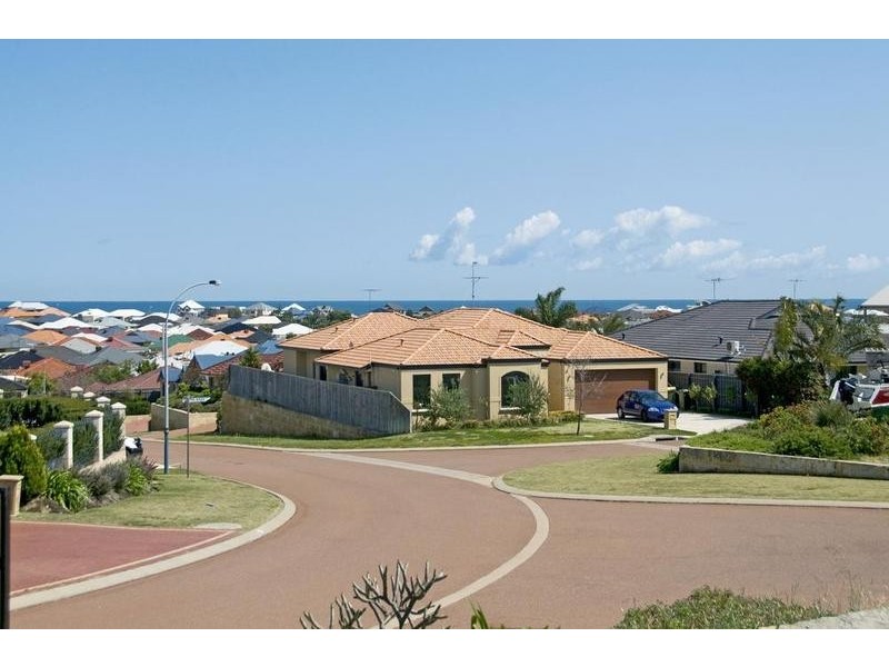 15 Highview Rise, Halls Head WA 6210