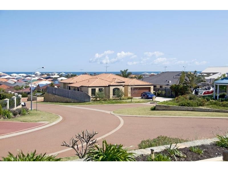 15 Highview Rise, Halls Head WA 6210