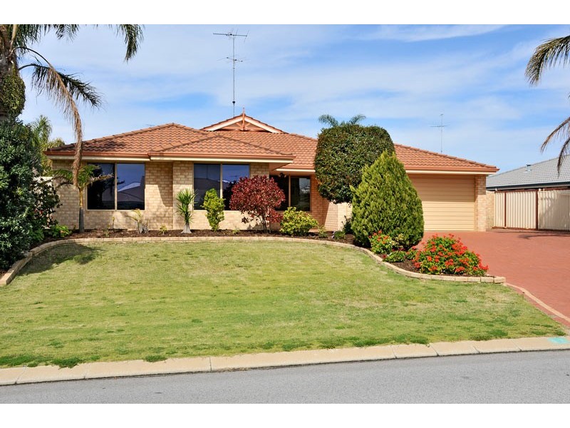 52 Floribunda Avenue, Halls Head WA 6210