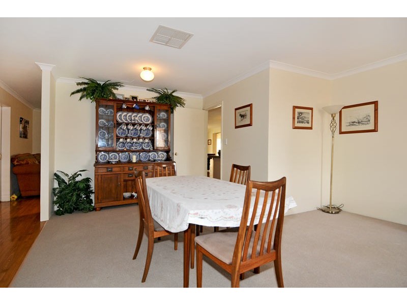 52 Floribunda Avenue, Halls Head WA 6210