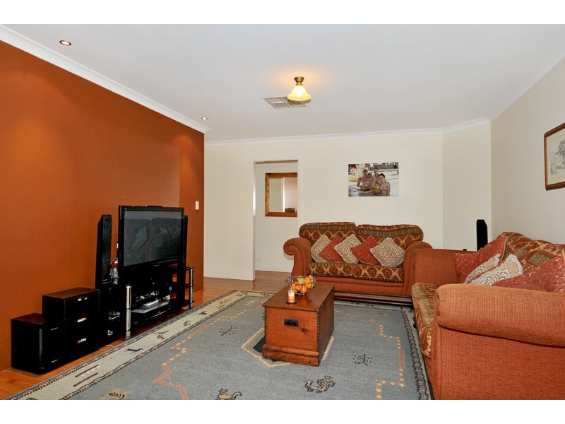 52 Floribunda Avenue, Halls Head WA 6210