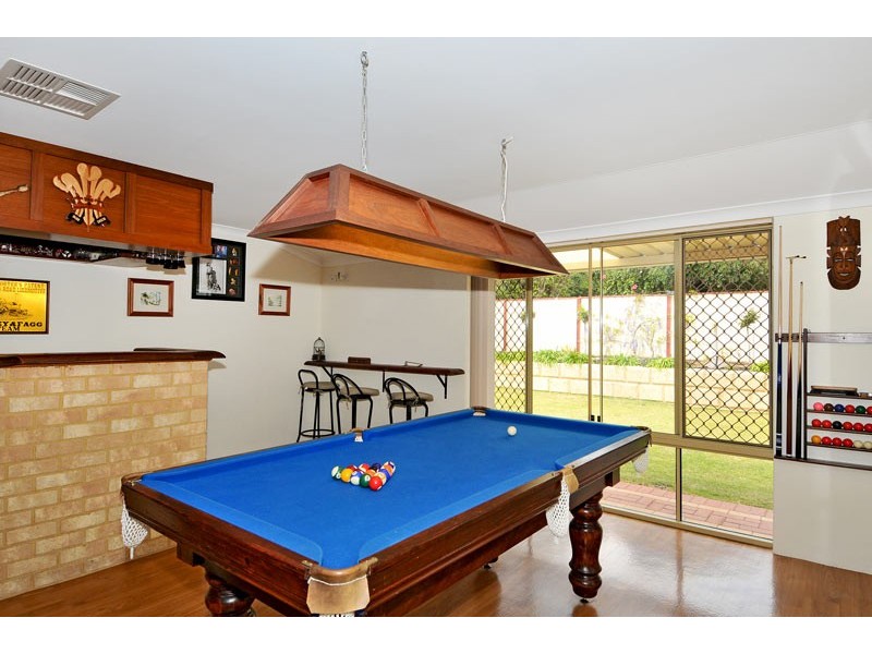 52 Floribunda Avenue, Halls Head WA 6210