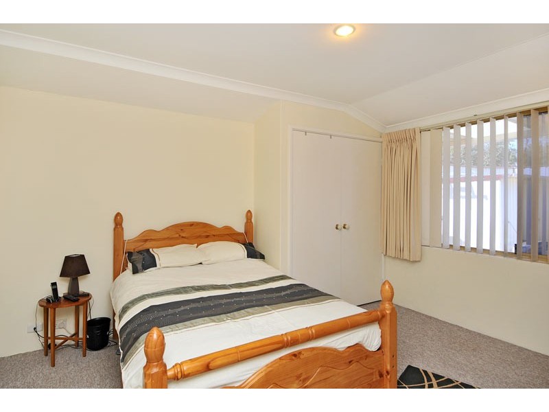 52 Floribunda Avenue, Halls Head WA 6210