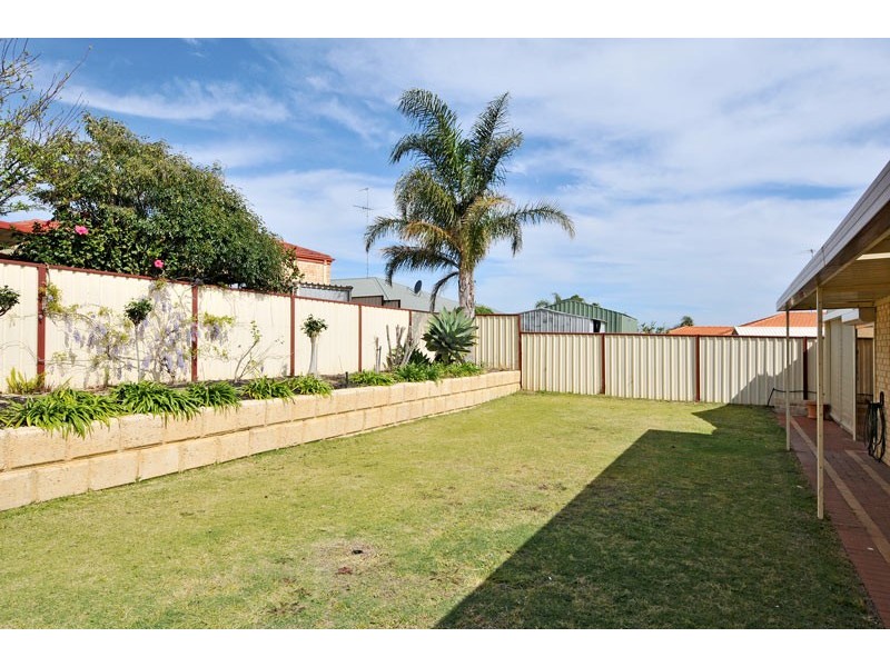 52 Floribunda Avenue, Halls Head WA 6210