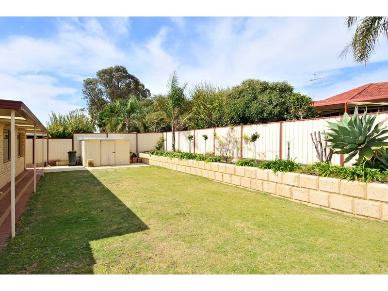 52 Floribunda Avenue, Halls Head WA 6210