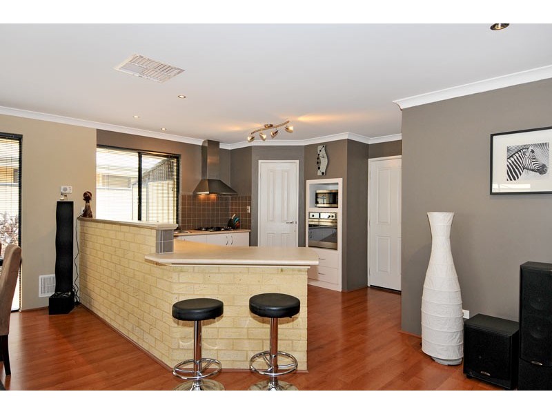 309 Oakmont Ave, Meadow Springs WA 6210