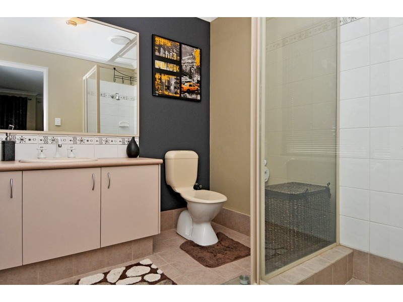 309 Oakmont Ave, Meadow Springs WA 6210