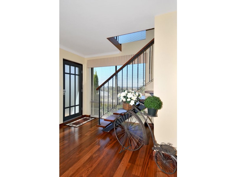 18 Armstrong Street, Halls Head WA 6210