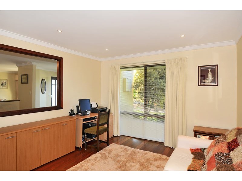 18 Armstrong Street, Halls Head WA 6210