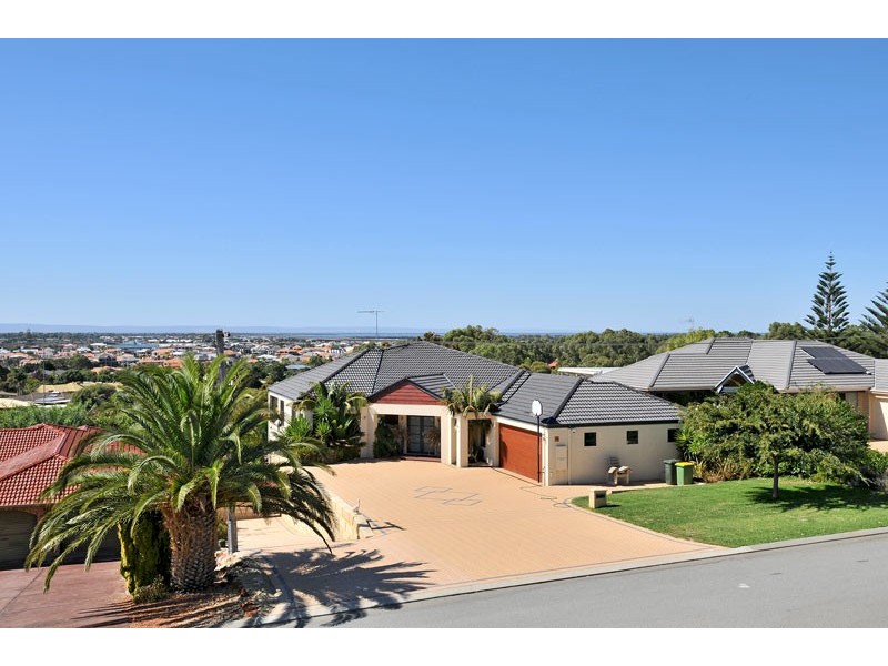 18 Armstrong Street, Halls Head WA 6210