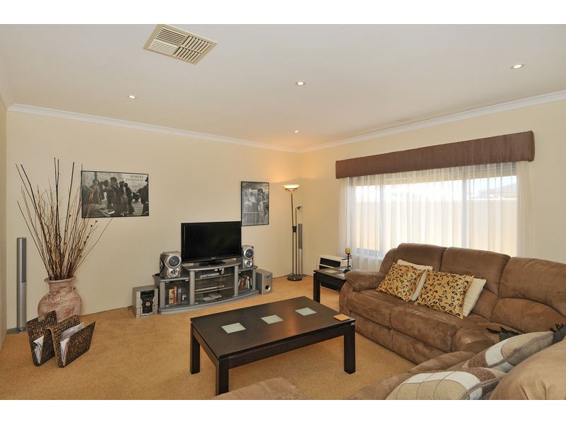 59 Lord Hobart Drive, Madora Bay WA 6210