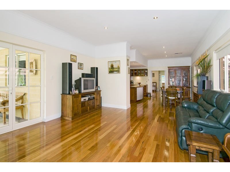 6 Ravenswood Road, Ravenswood WA 6208