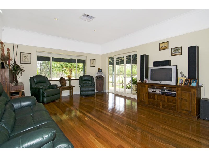 6 Ravenswood Road, Ravenswood WA 6208