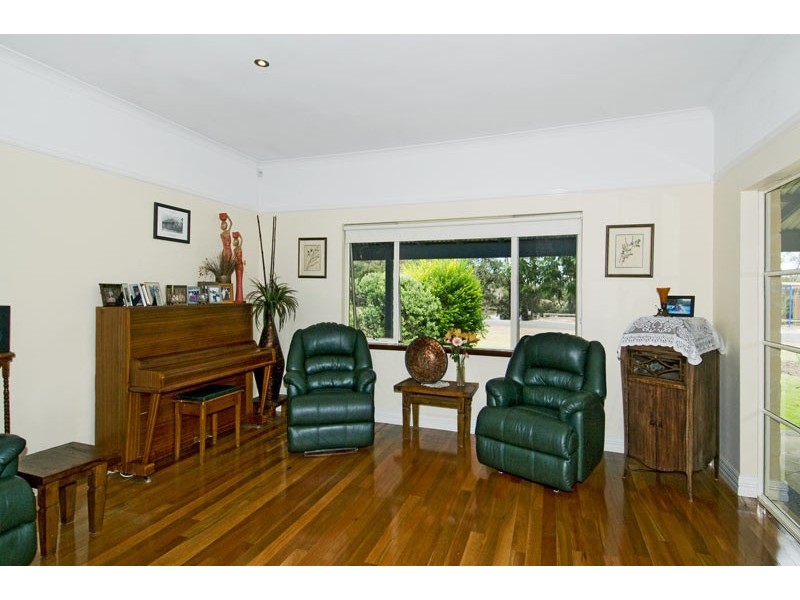 6 Ravenswood Road, Ravenswood WA 6208