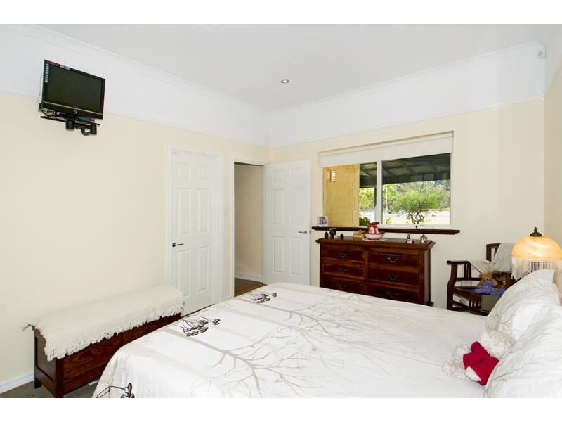 6 Ravenswood Road, Ravenswood WA 6208