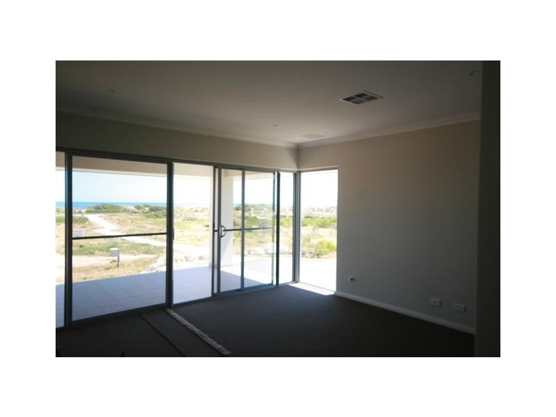 11-68 Hickman Road, Silver Sands WA 6210