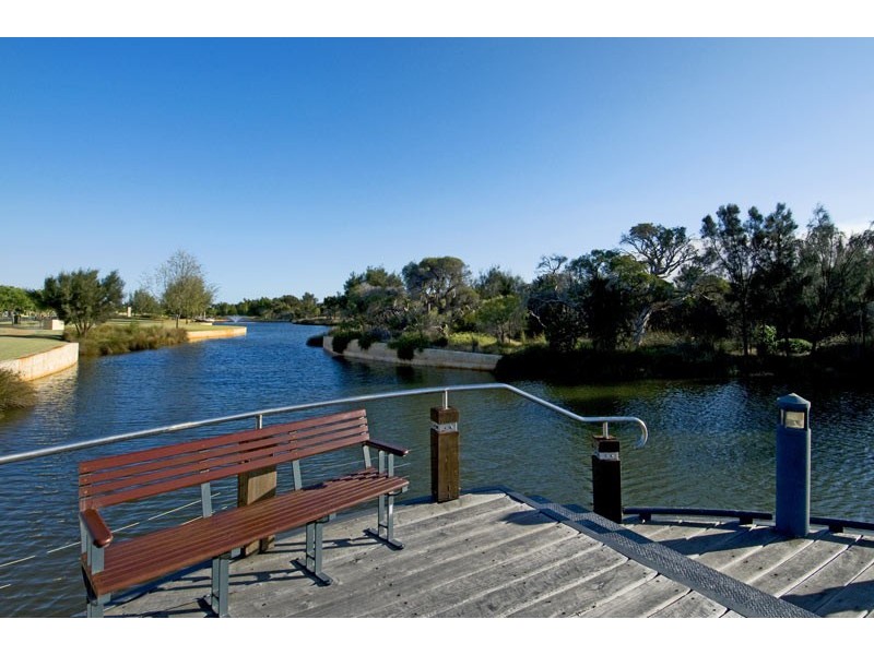 20 Hokitika Drive, Dudley Park WA 6210