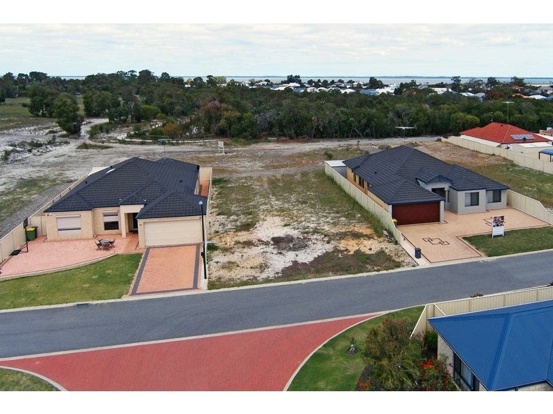 20 Hokitika Drive, Dudley Park WA 6210