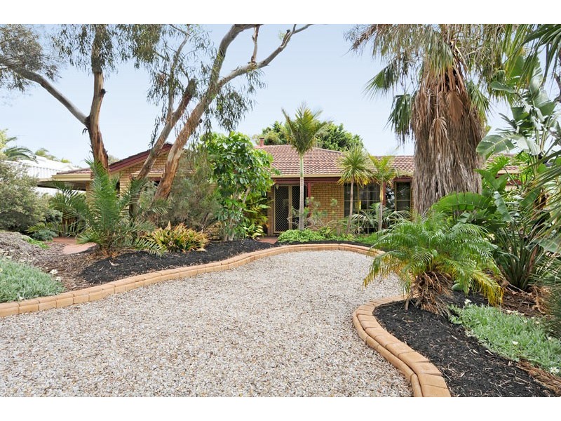 2 Jasmine Place, Halls Head WA 6210