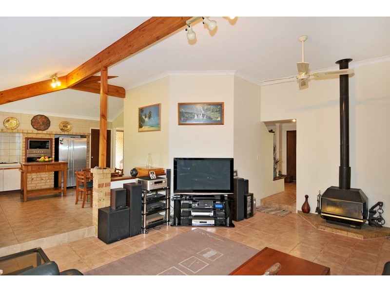 2 Jasmine Place, Halls Head WA 6210