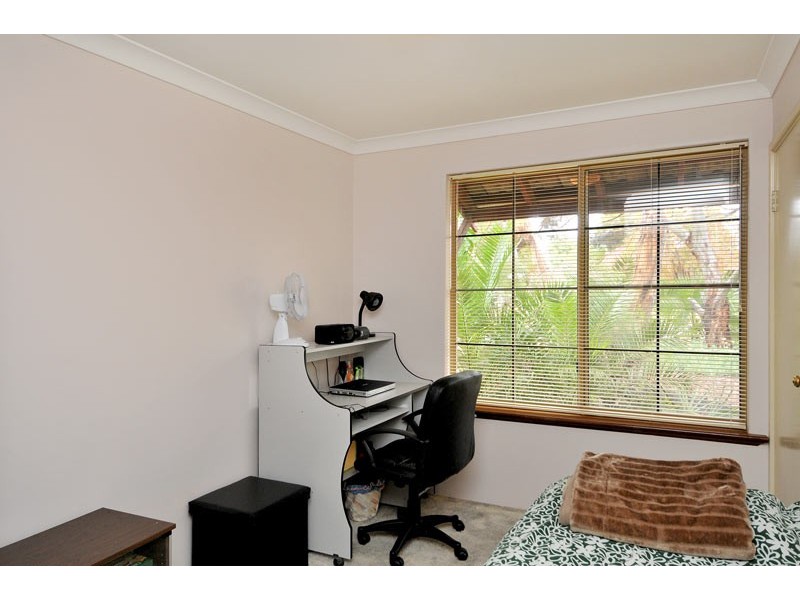 2 Jasmine Place, Halls Head WA 6210