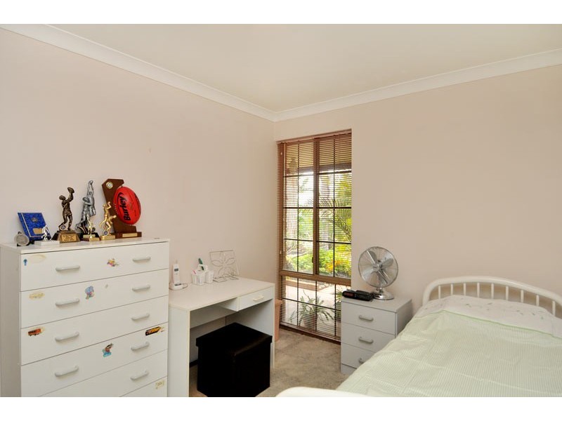 2 Jasmine Place, Halls Head WA 6210