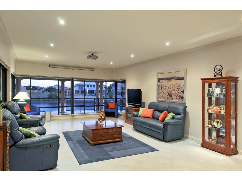 26 Picaroon Place, Halls Head WA 6210