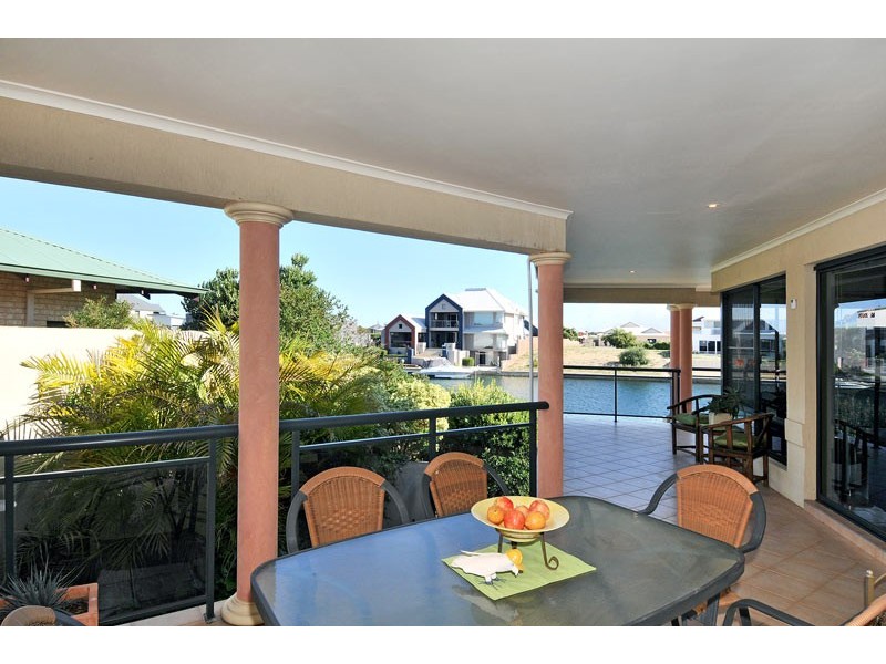 26 Picaroon Place, Halls Head WA 6210