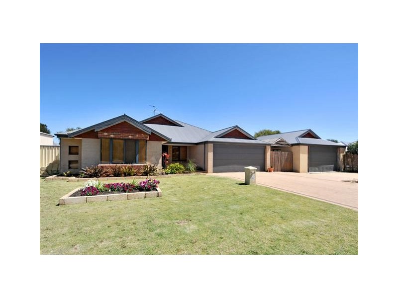 11 Eddy Street, Coodanup WA 6210