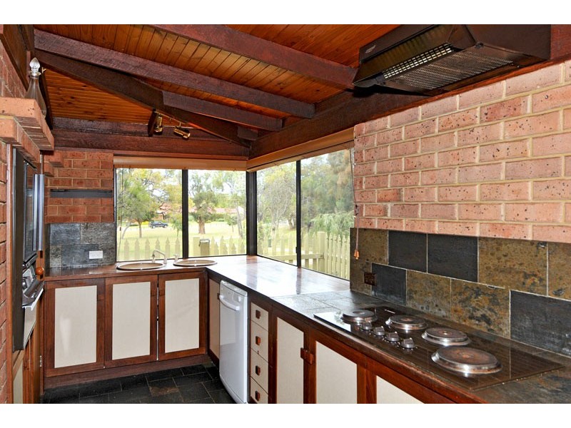 51 Glencoe Parade, Halls Head WA 6210