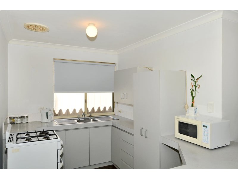 10 Isdell Place, Greenfields WA 6210