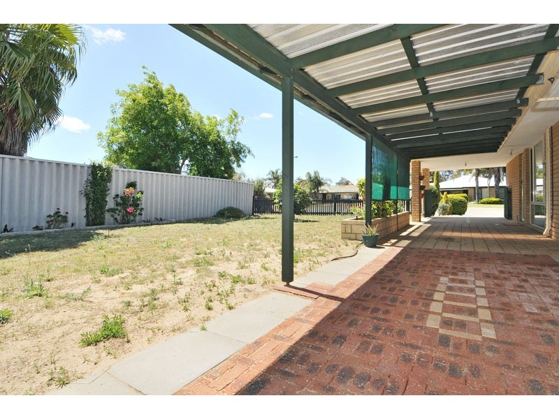 10 Isdell Place, Greenfields WA 6210