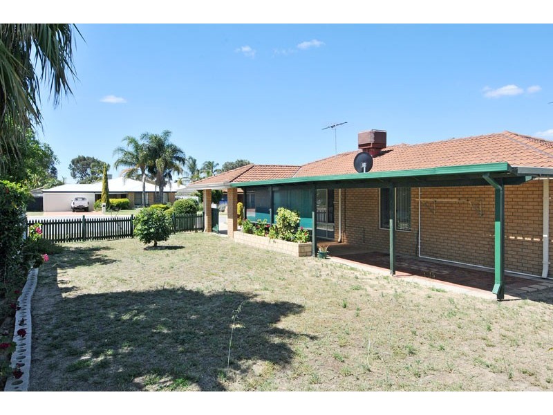 10 Isdell Place, Greenfields WA 6210
