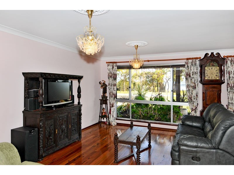 18 Peel Parade, Coodanup WA 6210