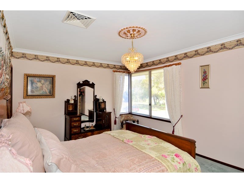 18 Peel Parade, Coodanup WA 6210