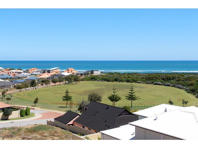 77 Baloo Crescent, Wannanup WA 6210