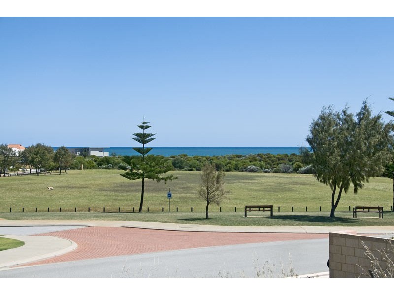77 Baloo Crescent, Wannanup WA 6210