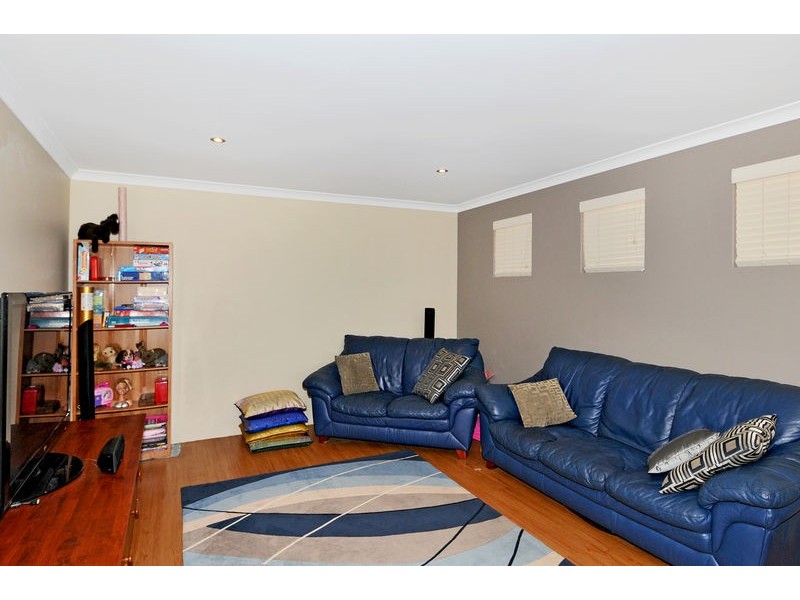 10 Grasshill Grange, Halls Head WA 6210