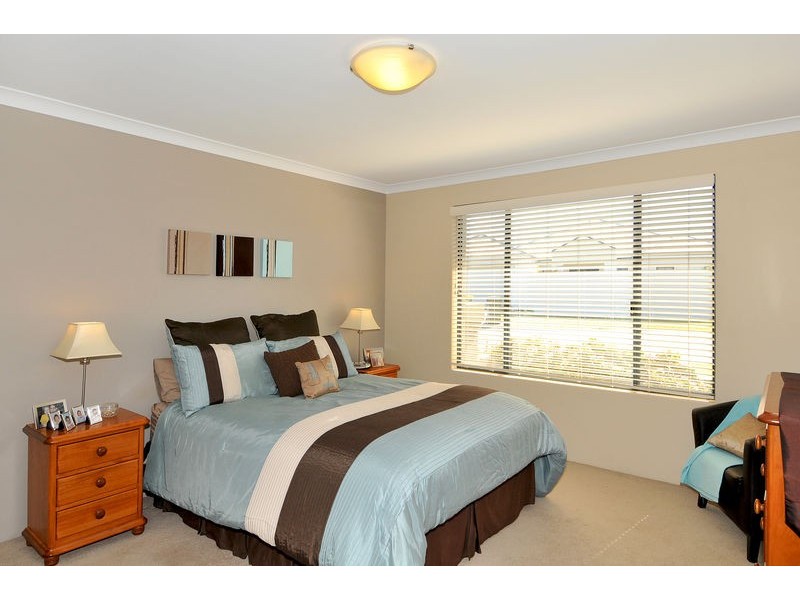 10 Grasshill Grange, Halls Head WA 6210