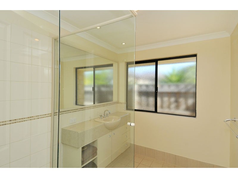 10 Grasshill Grange, Halls Head WA 6210