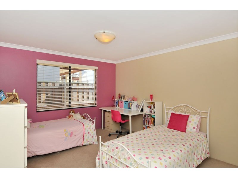 10 Grasshill Grange, Halls Head WA 6210