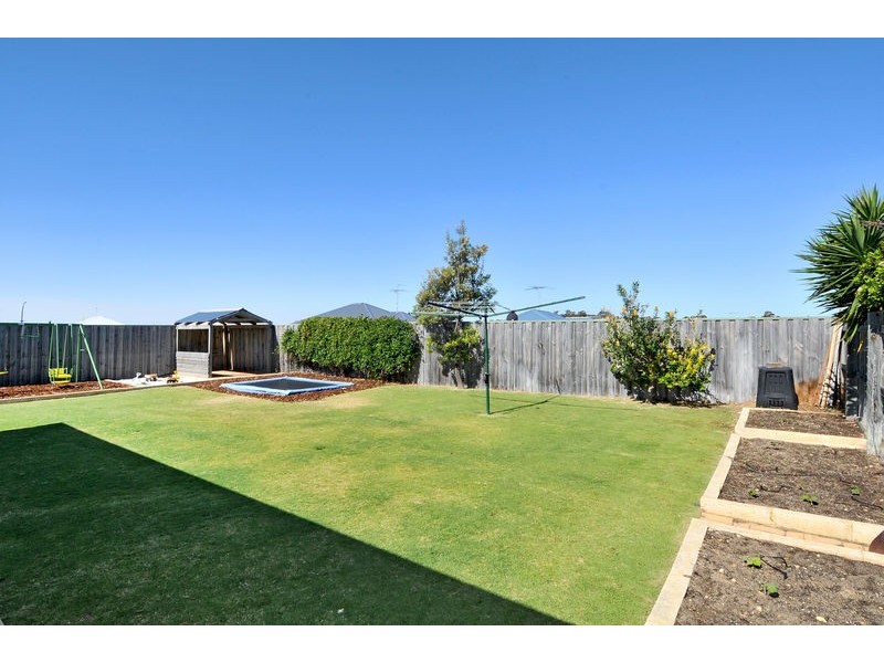 10 Grasshill Grange, Halls Head WA 6210