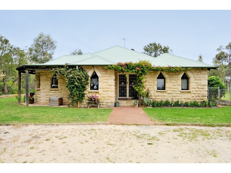 126 Riverland Drive, Stake Hill WA 6181