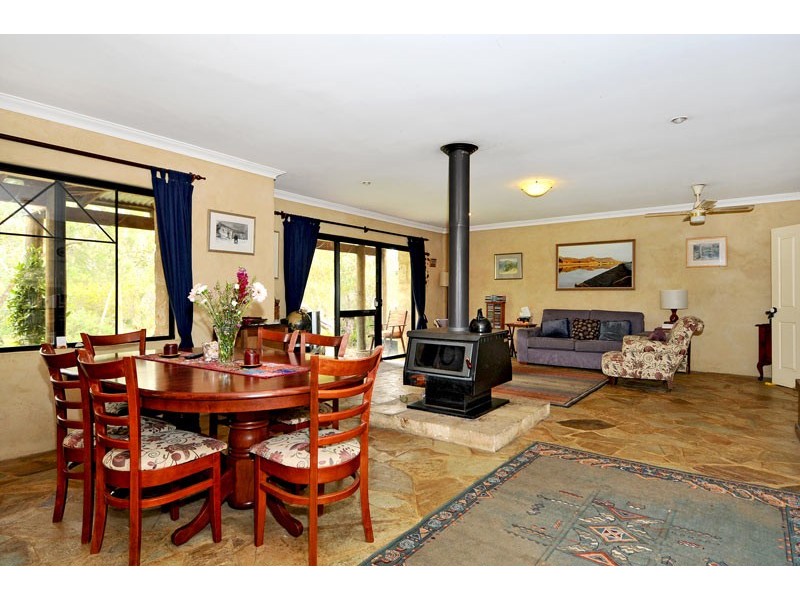 126 Riverland Drive, Stake Hill WA 6181
