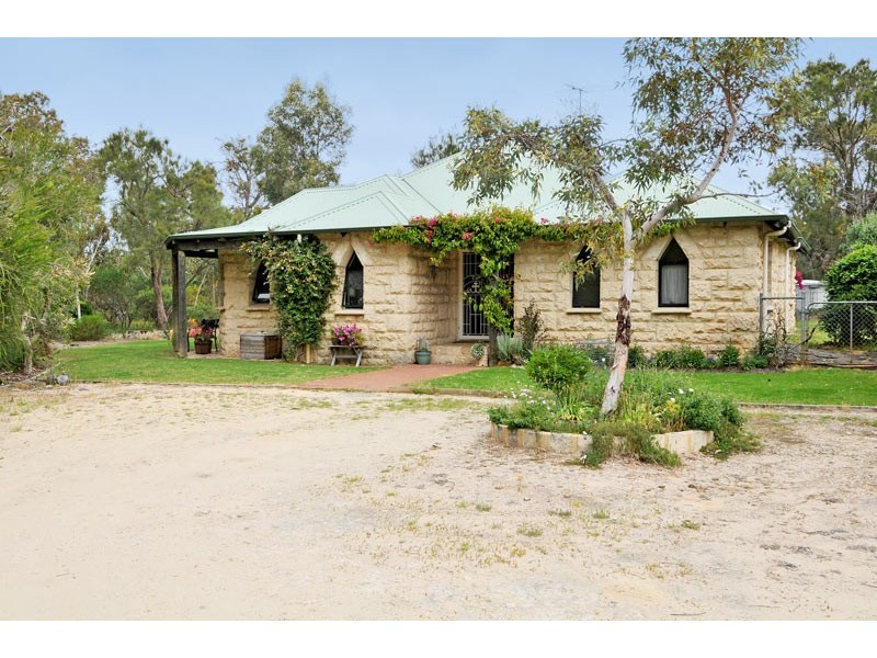 126 Riverland Drive, Stake Hill WA 6181