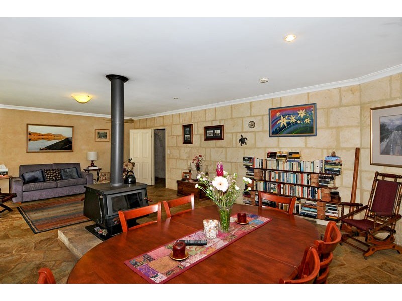 126 Riverland Drive, Stake Hill WA 6181