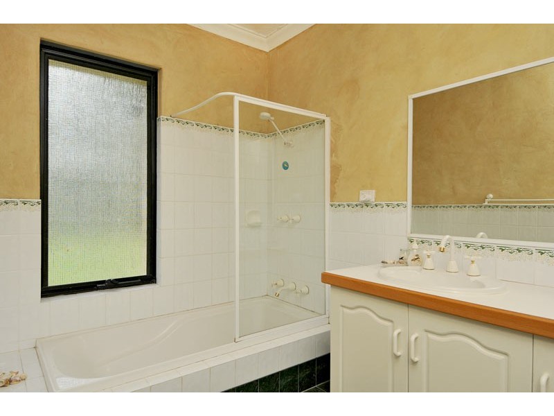 126 Riverland Drive, Stake Hill WA 6181