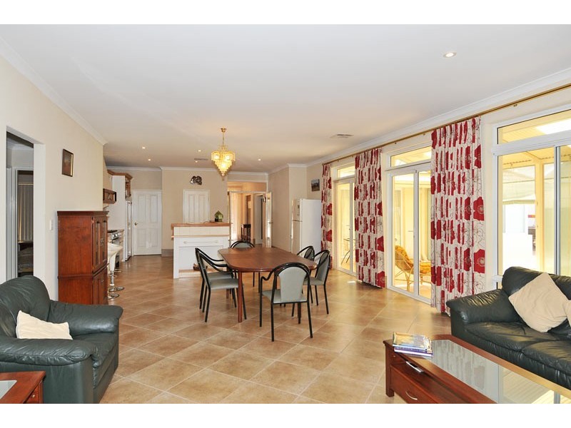 24 Beacham Street, Coodanup WA 6210