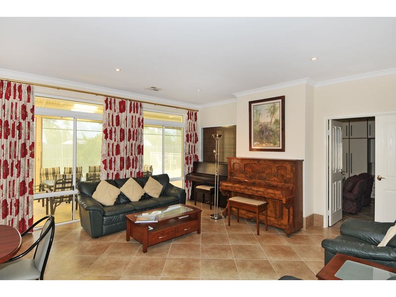 24 Beacham Street, Coodanup WA 6210